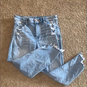 American Eagle Capris. Size 6 CURVY
